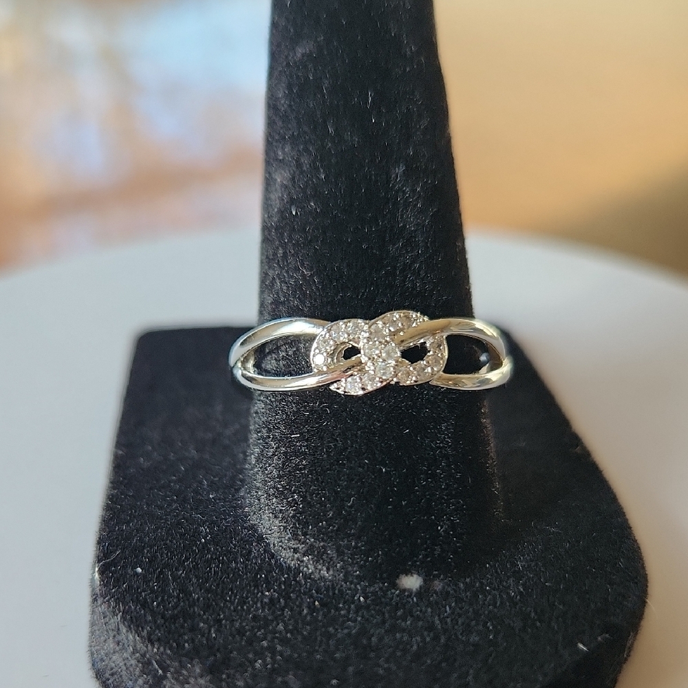 Pretty Bird Jewelry White Gold Plated Knot/Infinity Ring